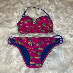 HOLLISTER Tropical Print Bikini